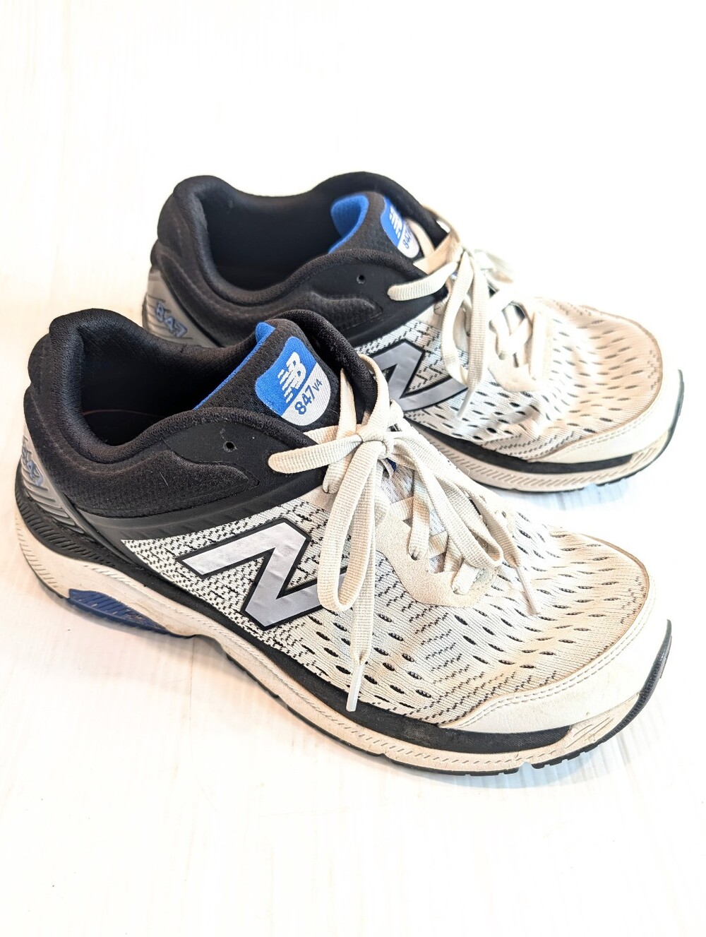 NEW BALANCE 847 V4 Men's Athletic Walking Shoes, Arctic Fox/Black Size 8